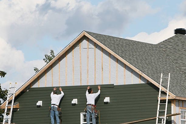 Professional Siding technician working in Greenwood, VA